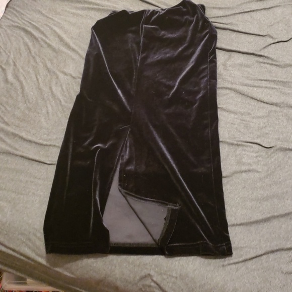 Vintage 90's Velvet Black Skirt - Picture 3 of 7